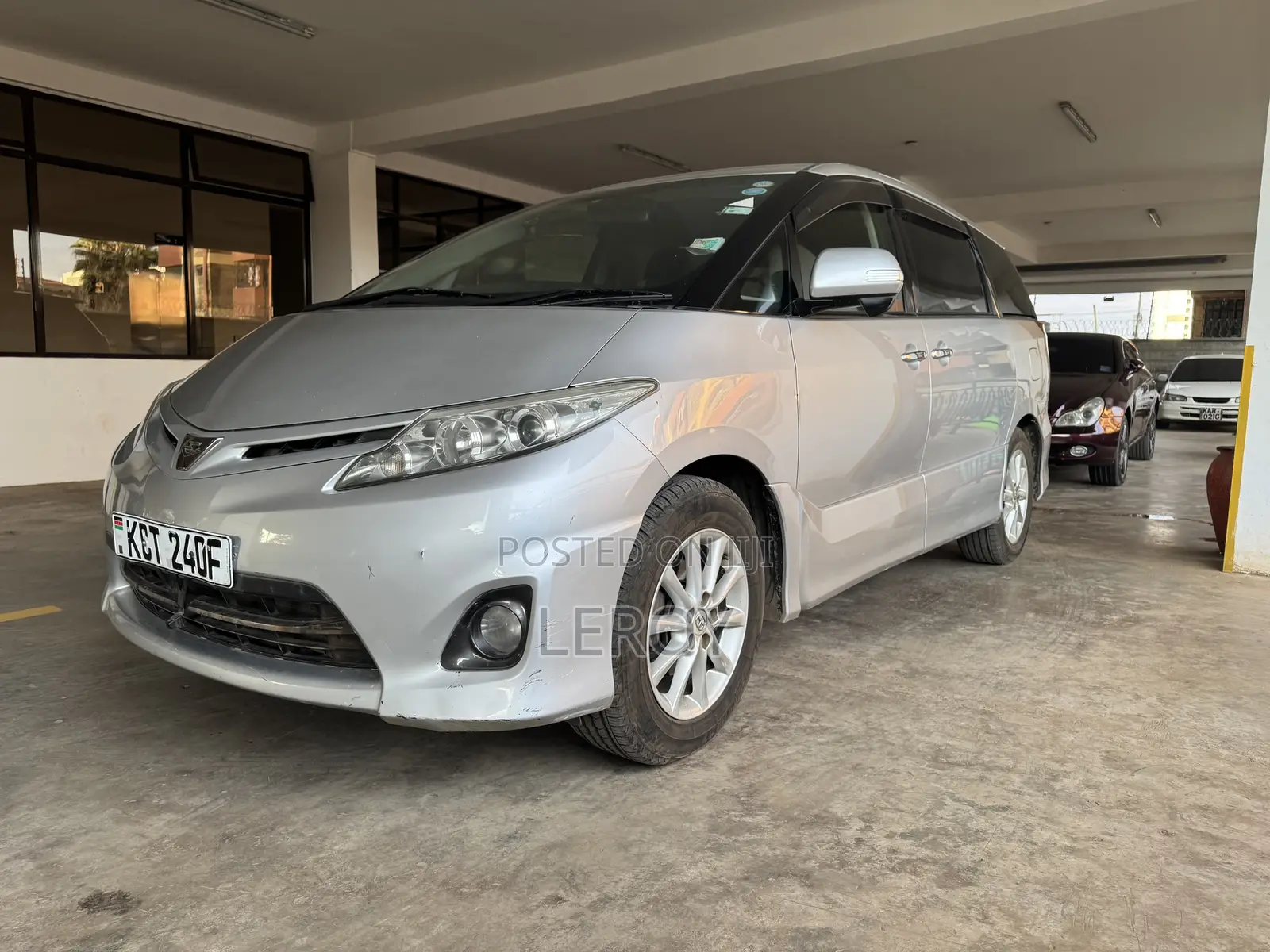 Toyota Estima 2011 Silver
