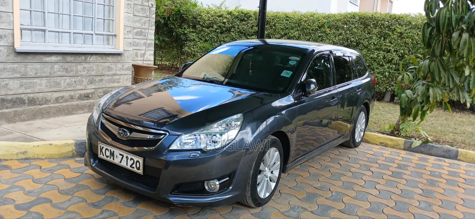 Subaru Legacy 2.5i Premium 2010 Gray
