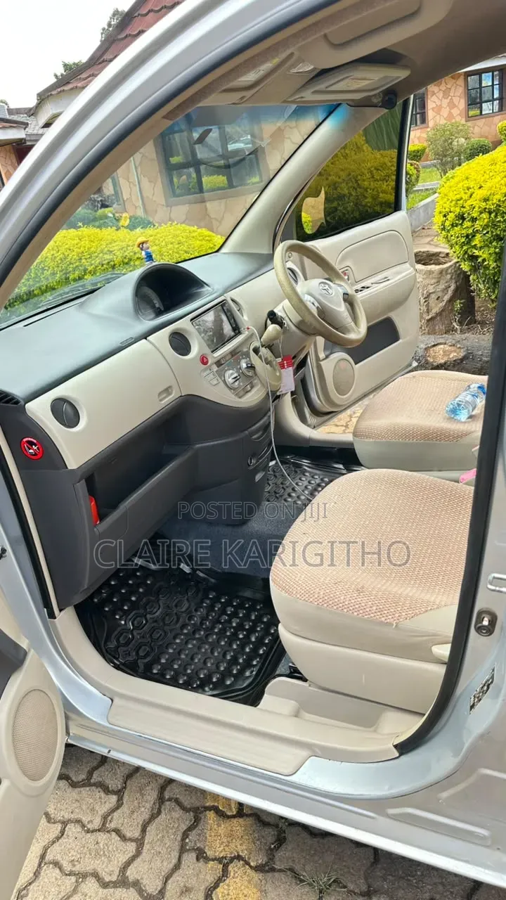 Toyota Sienta 1.5 FWD 2014 Silver