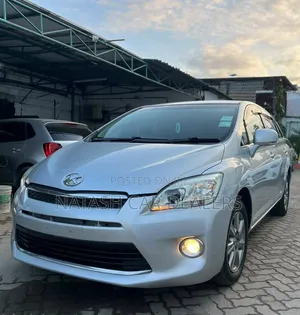 Toyota Mark X Zio 2011 Silver
