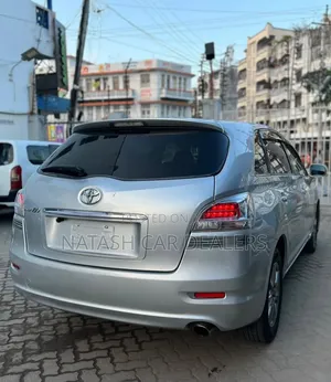 Toyota Mark X Zio 2011 Silver