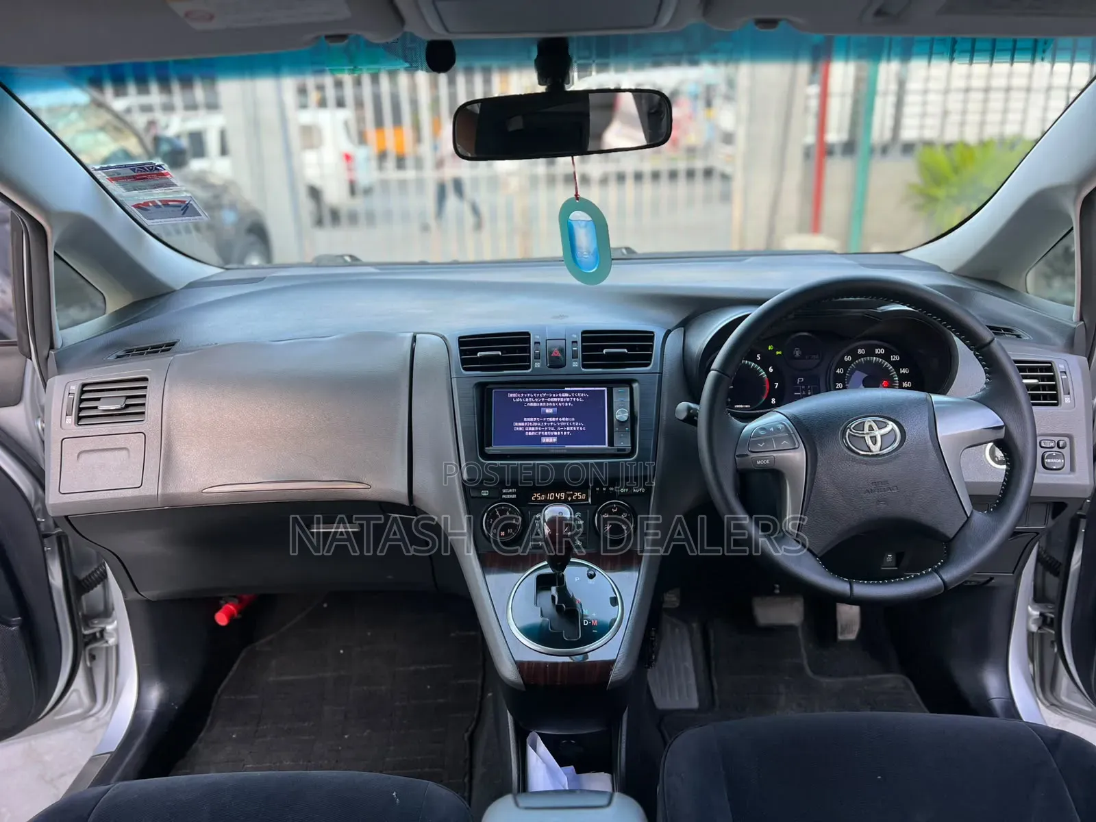 Toyota Mark X Zio 2011 Silver