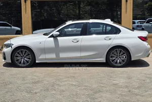 BMW 330i 2020 White