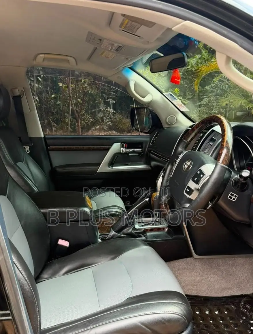 Toyota Land Cruiser Prado 2012 Black
