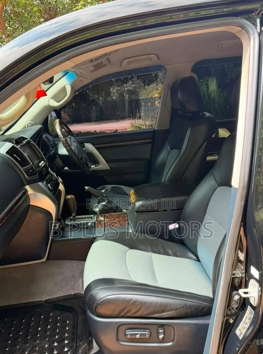Toyota Land Cruiser Prado 2012 Black