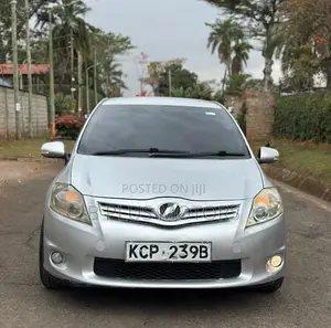 Toyota Auris 2010 Silver
