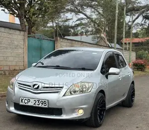 Toyota Auris 2010 Silver