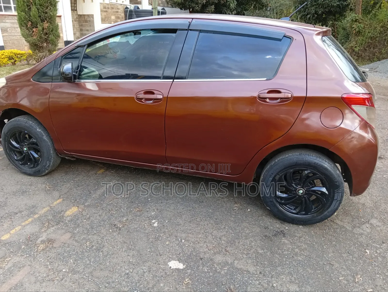 Toyota Vitz 2013 Brown