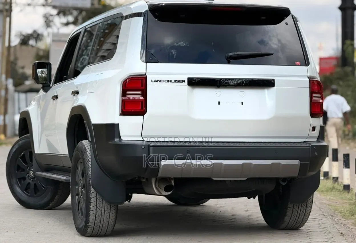 New Toyota Land Cruiser Prado 2.4 Petrol 2024 Pearl