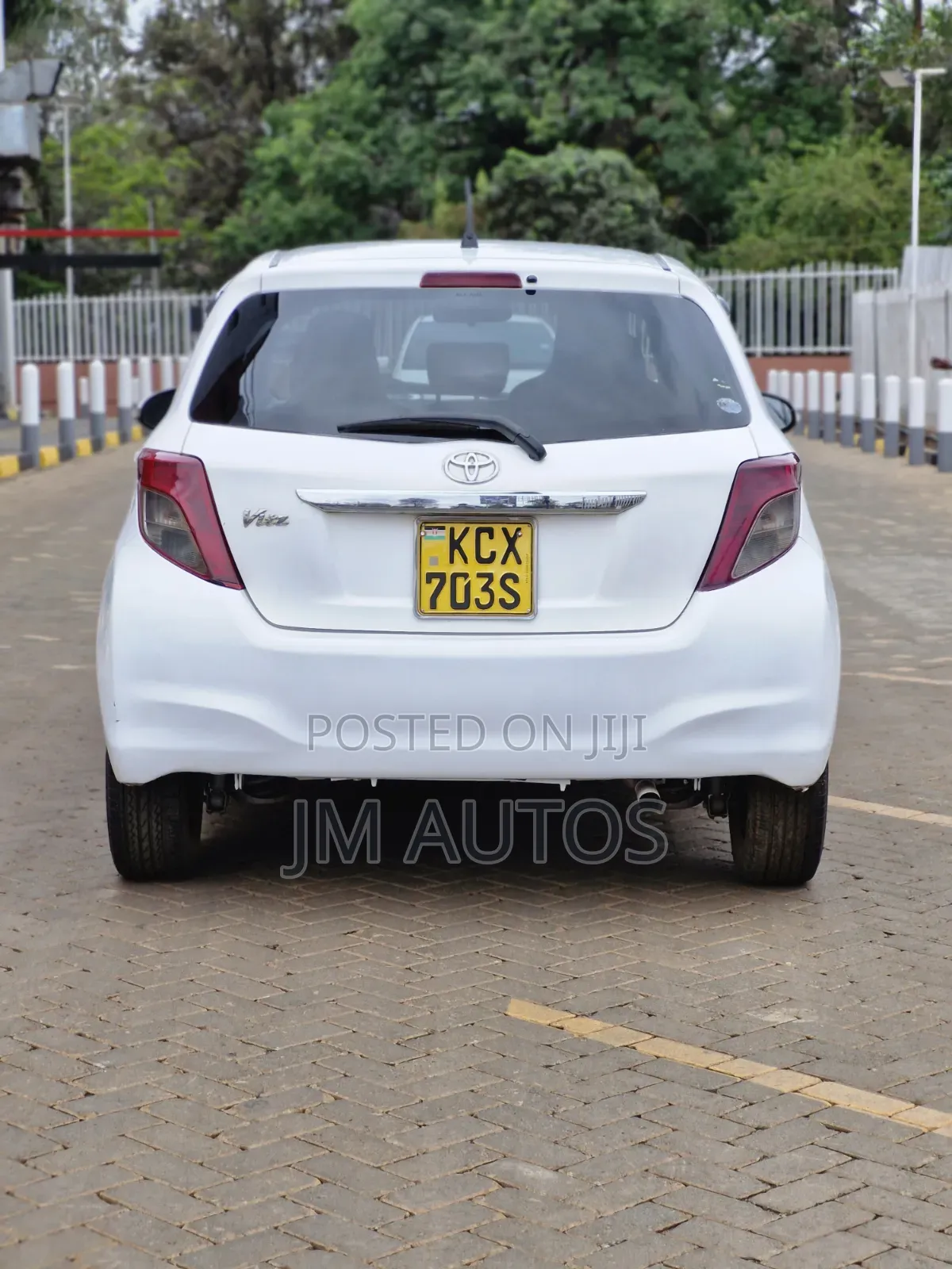 Toyota Vitz 1.3 FWD 3dr 2012 White