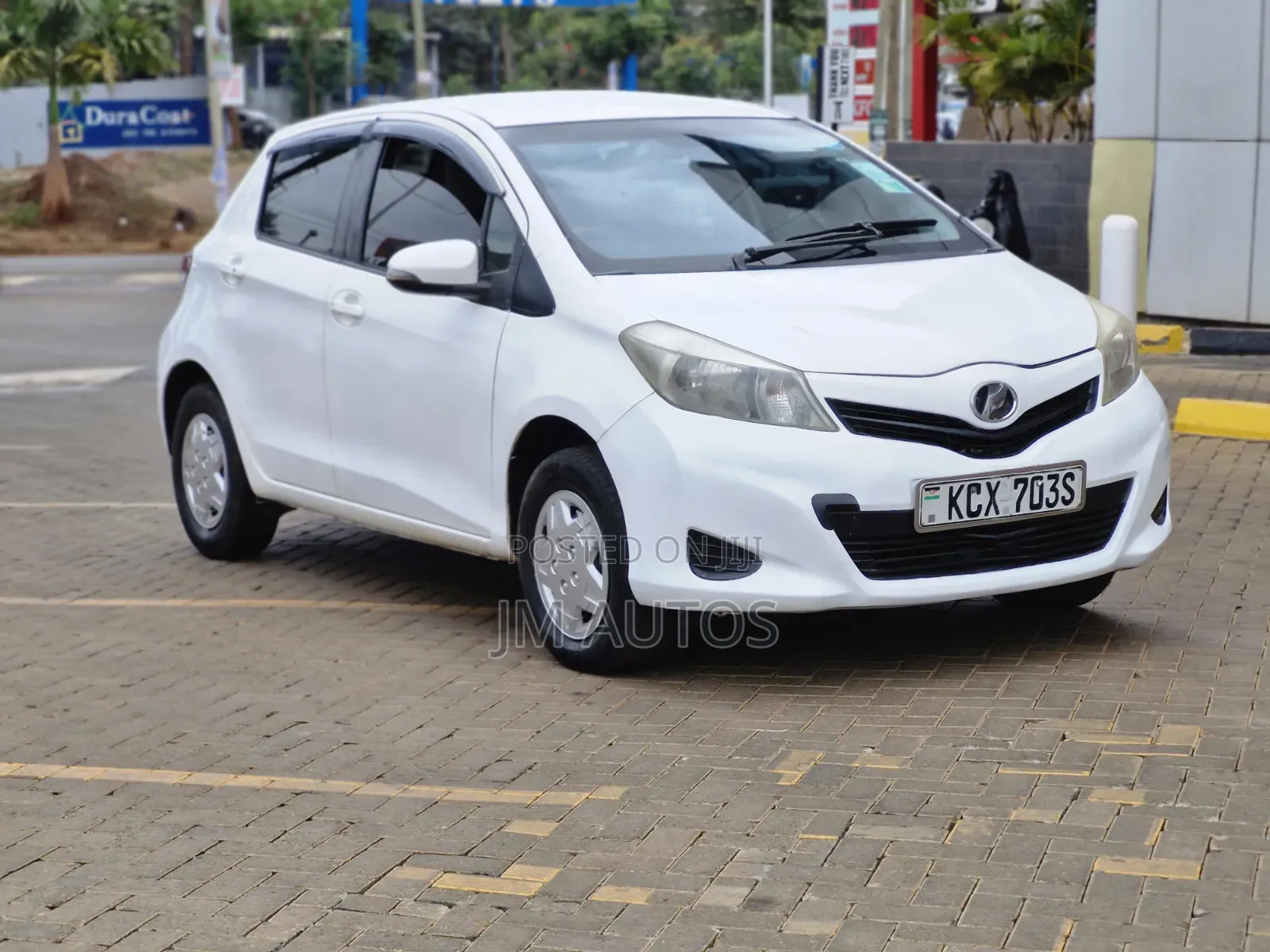 Toyota Vitz 1.3 FWD 3dr 2012 White