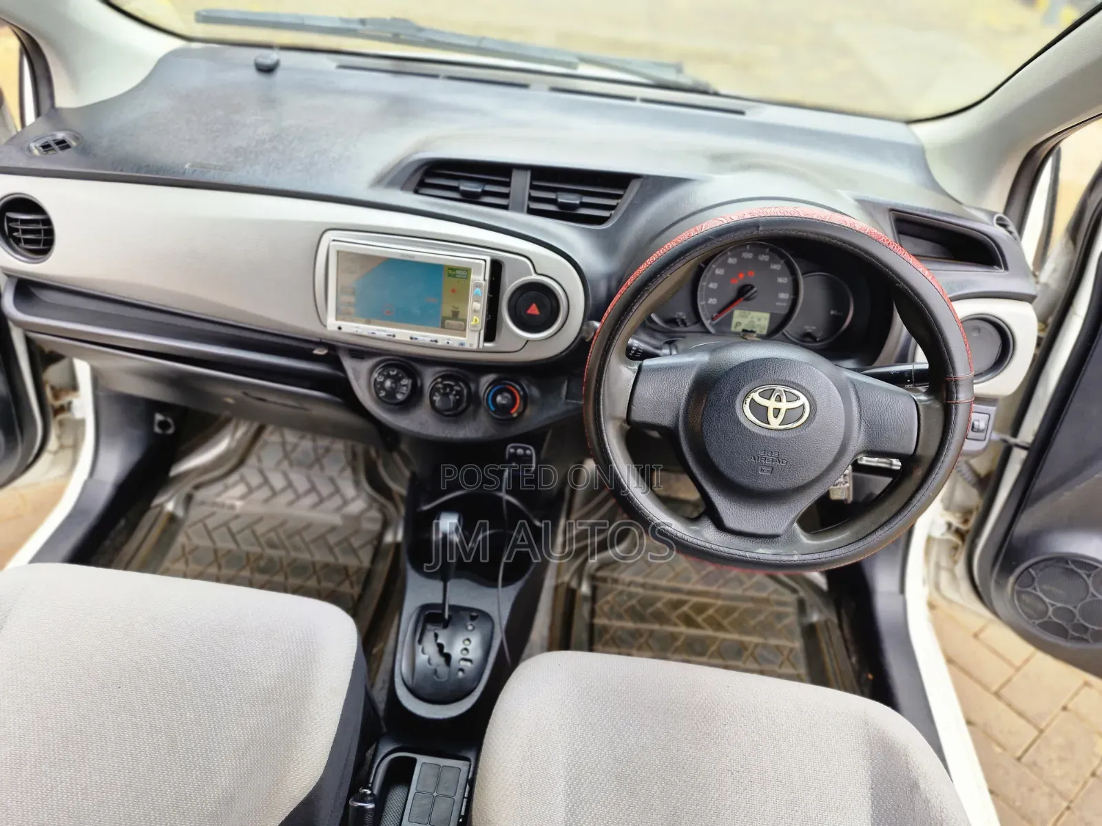 Toyota Vitz 1.3 FWD 3dr 2012 White