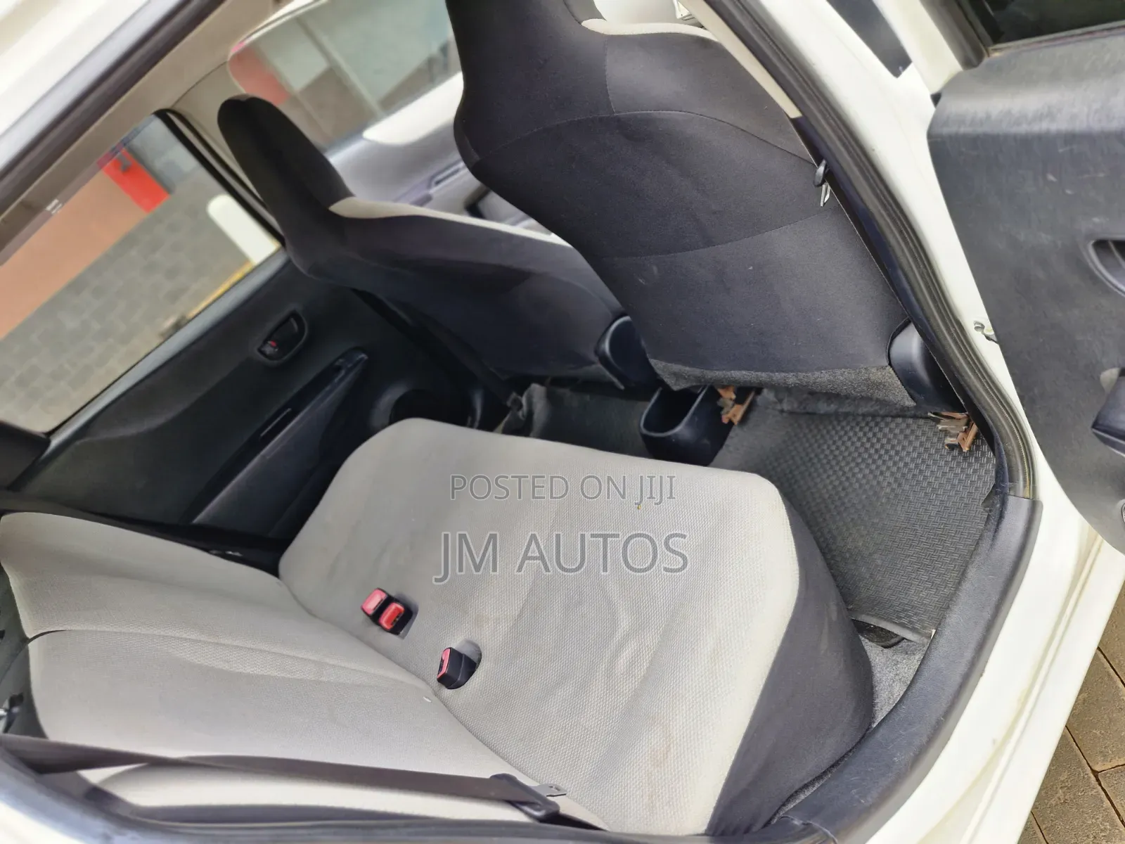 Toyota Vitz 1.3 FWD 3dr 2012 White