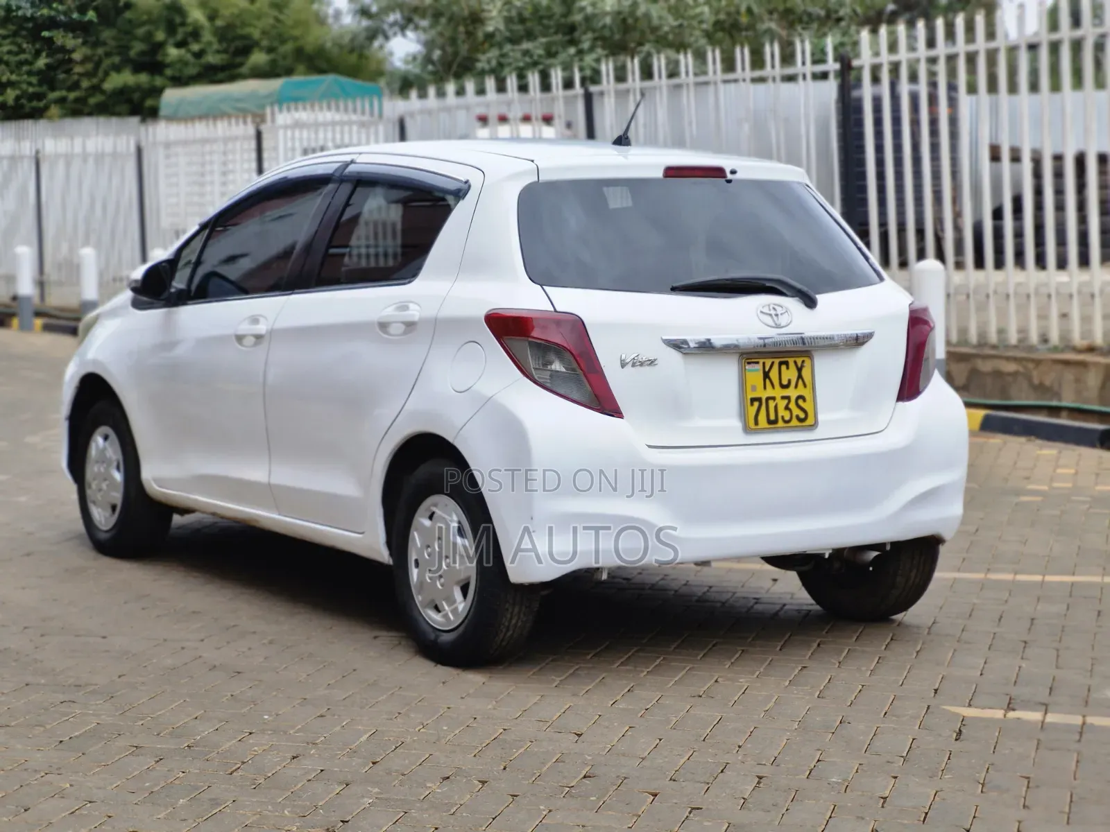 Toyota Vitz 1.3 FWD 3dr 2012 White