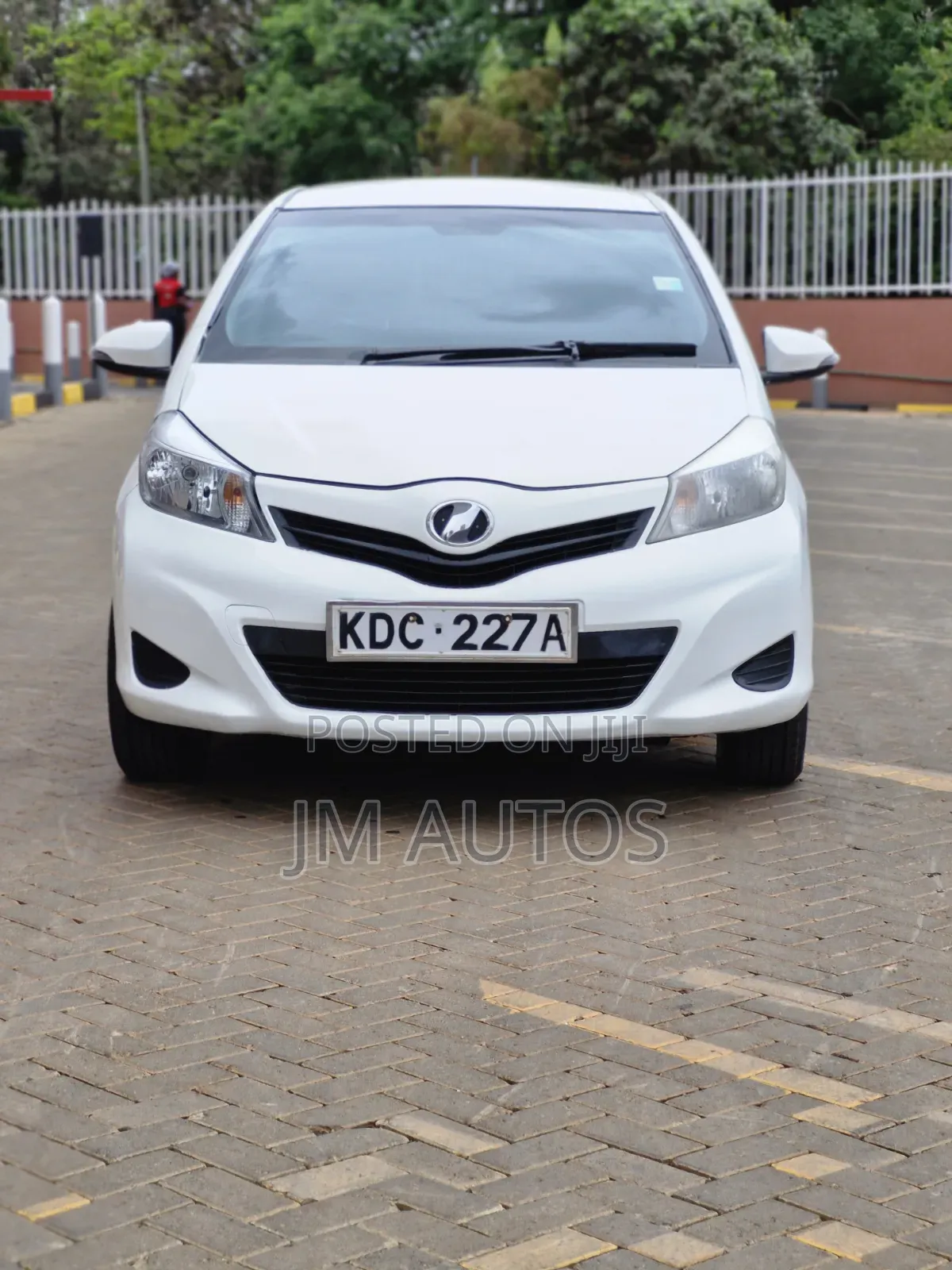 Toyota Vitz 1.3 FWD 3dr 2013 White