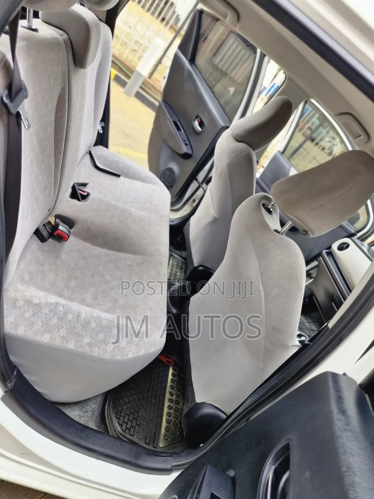 Toyota Vitz 1.3 FWD 3dr 2013 White