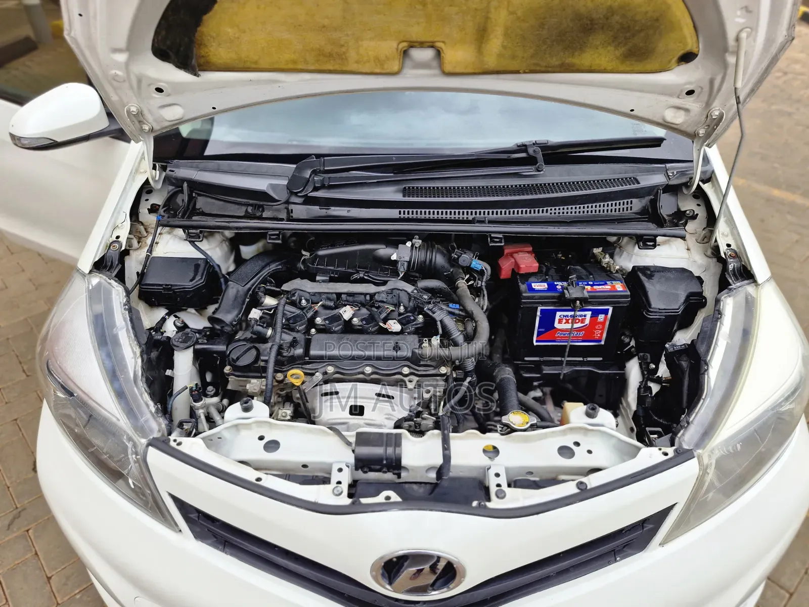 Toyota Vitz 1.3 FWD 3dr 2013 White