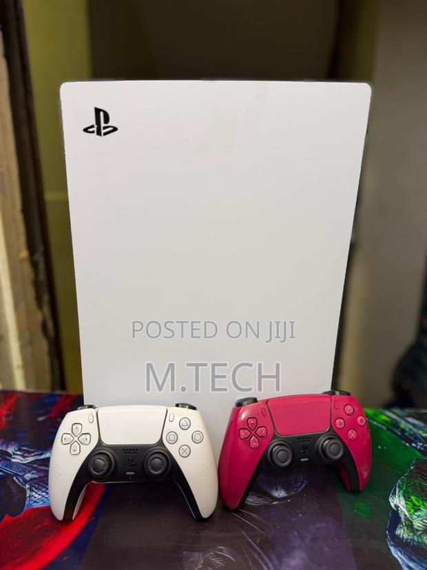 PlayStation 5 Standard - main view
