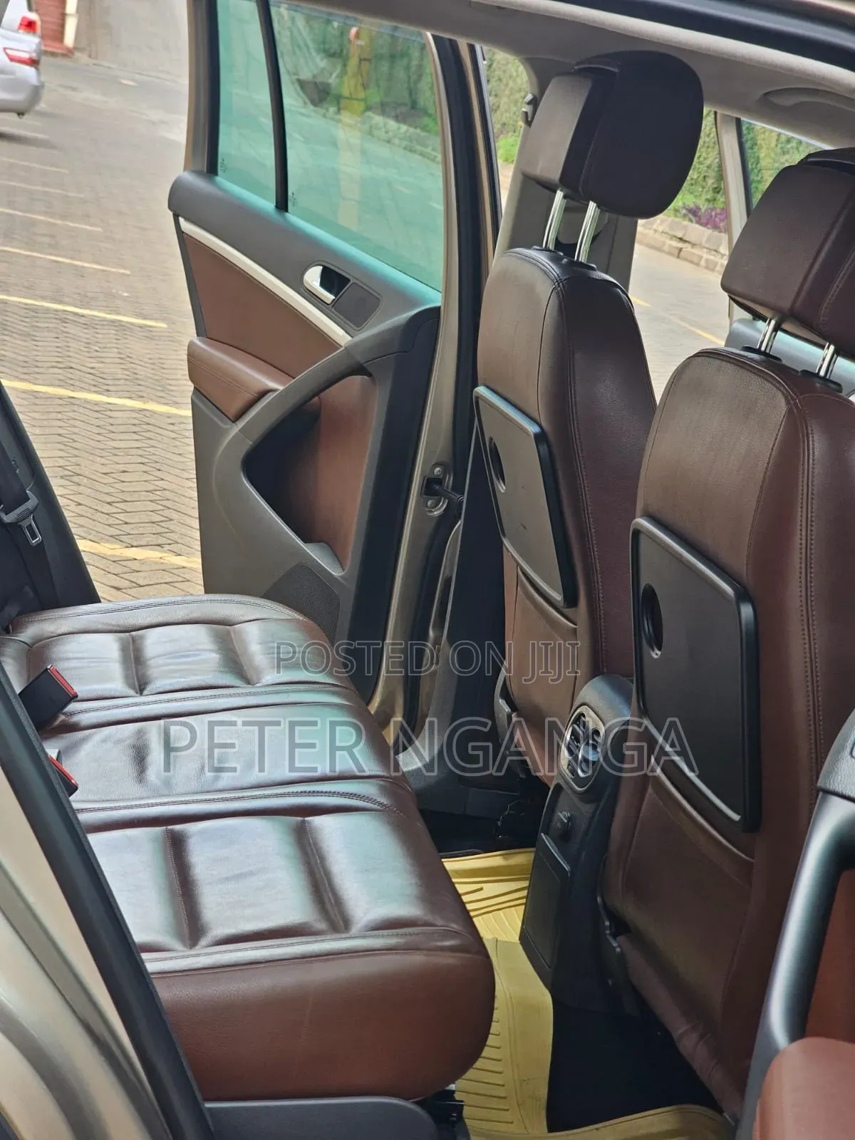 Volkswagen Tiguan 2.0 S Automatic 2012 Gold