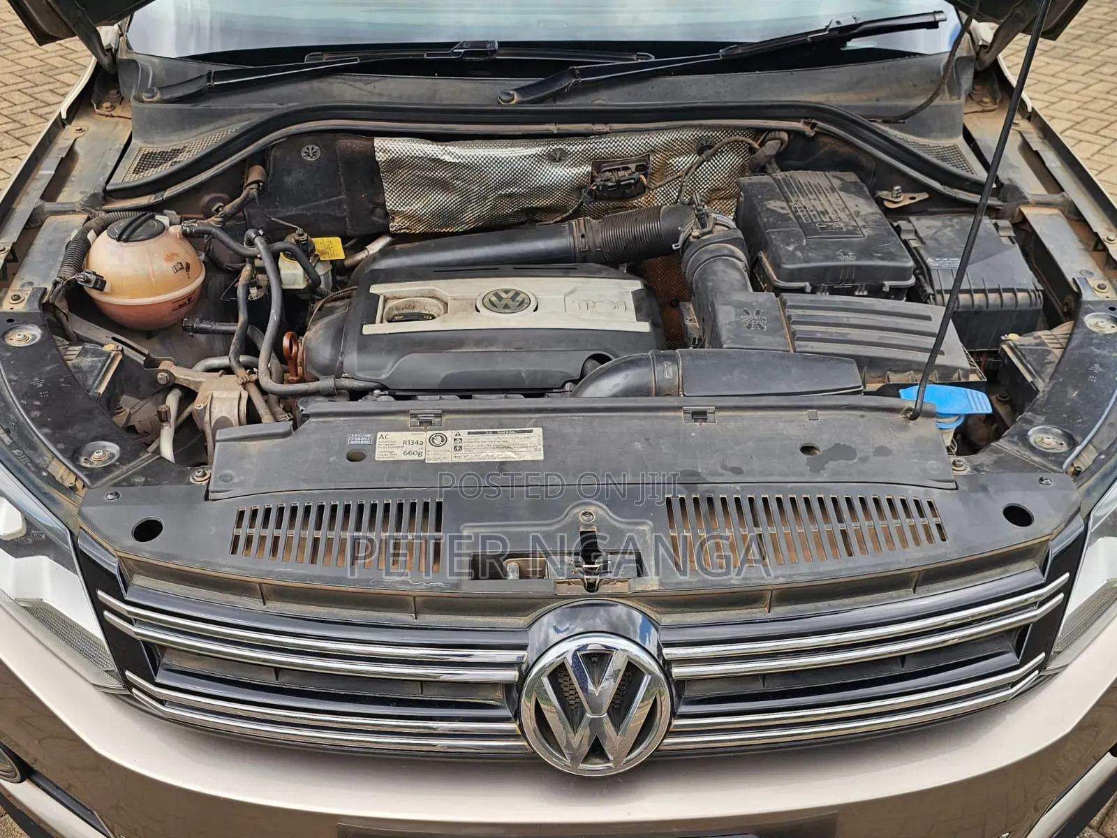 Volkswagen Tiguan 2.0 S Automatic 2012 Gold