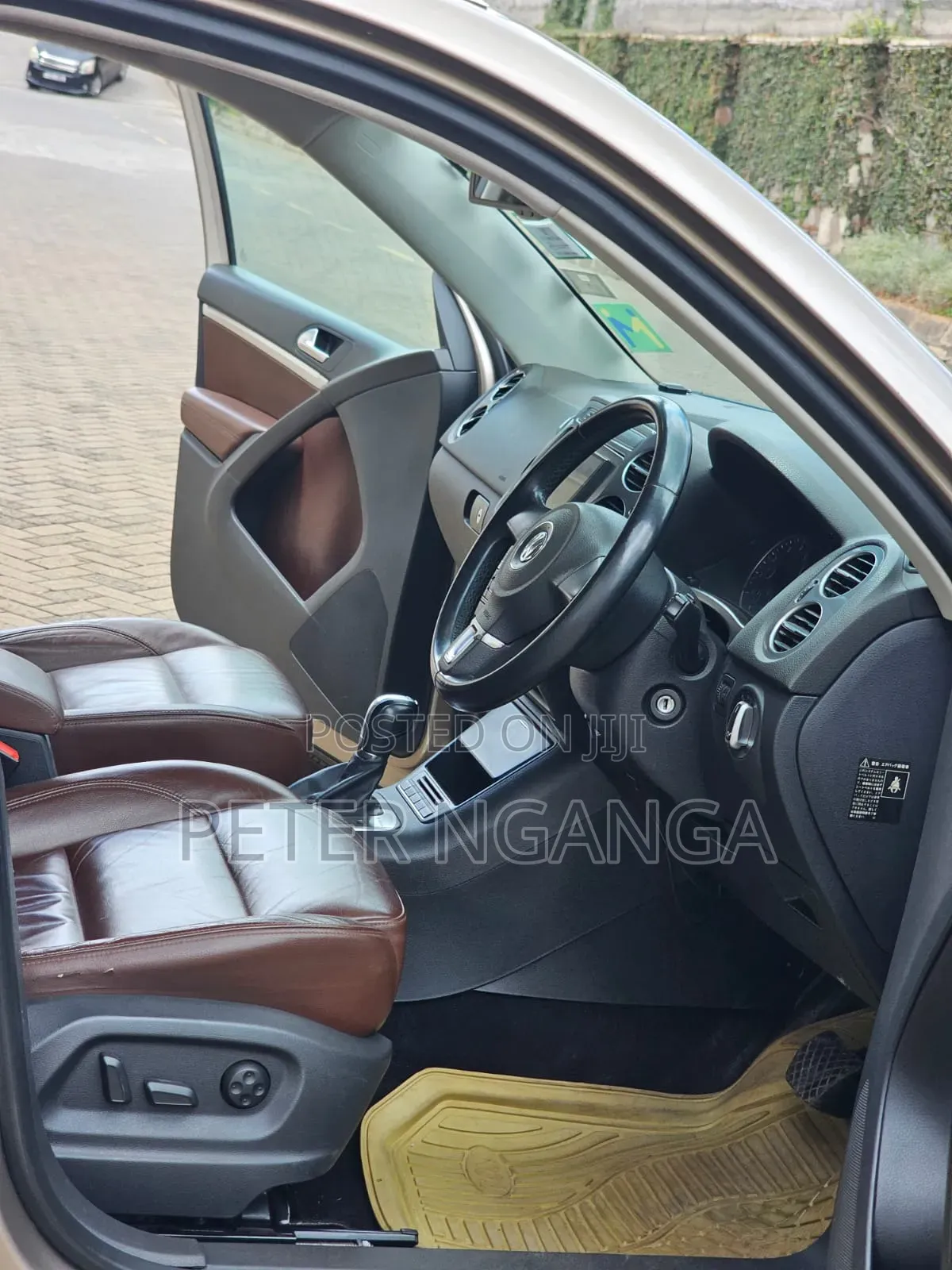Volkswagen Tiguan 2.0 S Automatic 2012 Gold