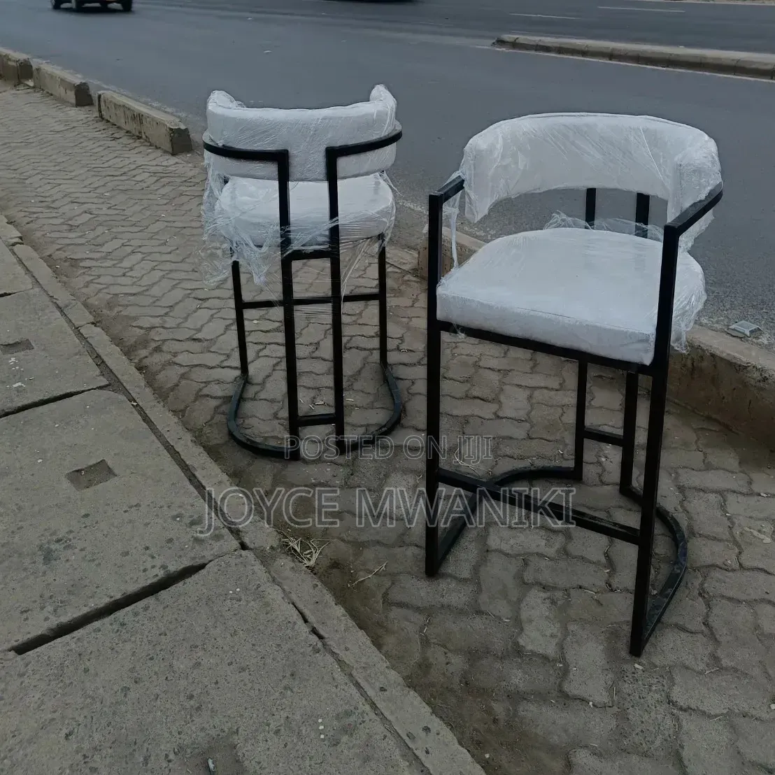 Modern High Counter Chairs, Black and White 