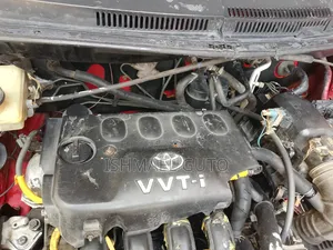 Toyota IST 2007 Red