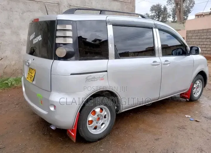 Toyota Sienta 1.5 FWD 2009 Silver