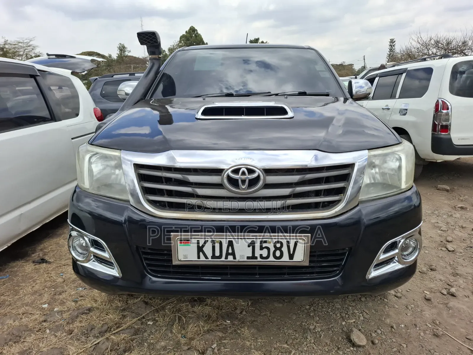 Toyota Hilux 3.0 D-4D 4x4 2013 Matt Black