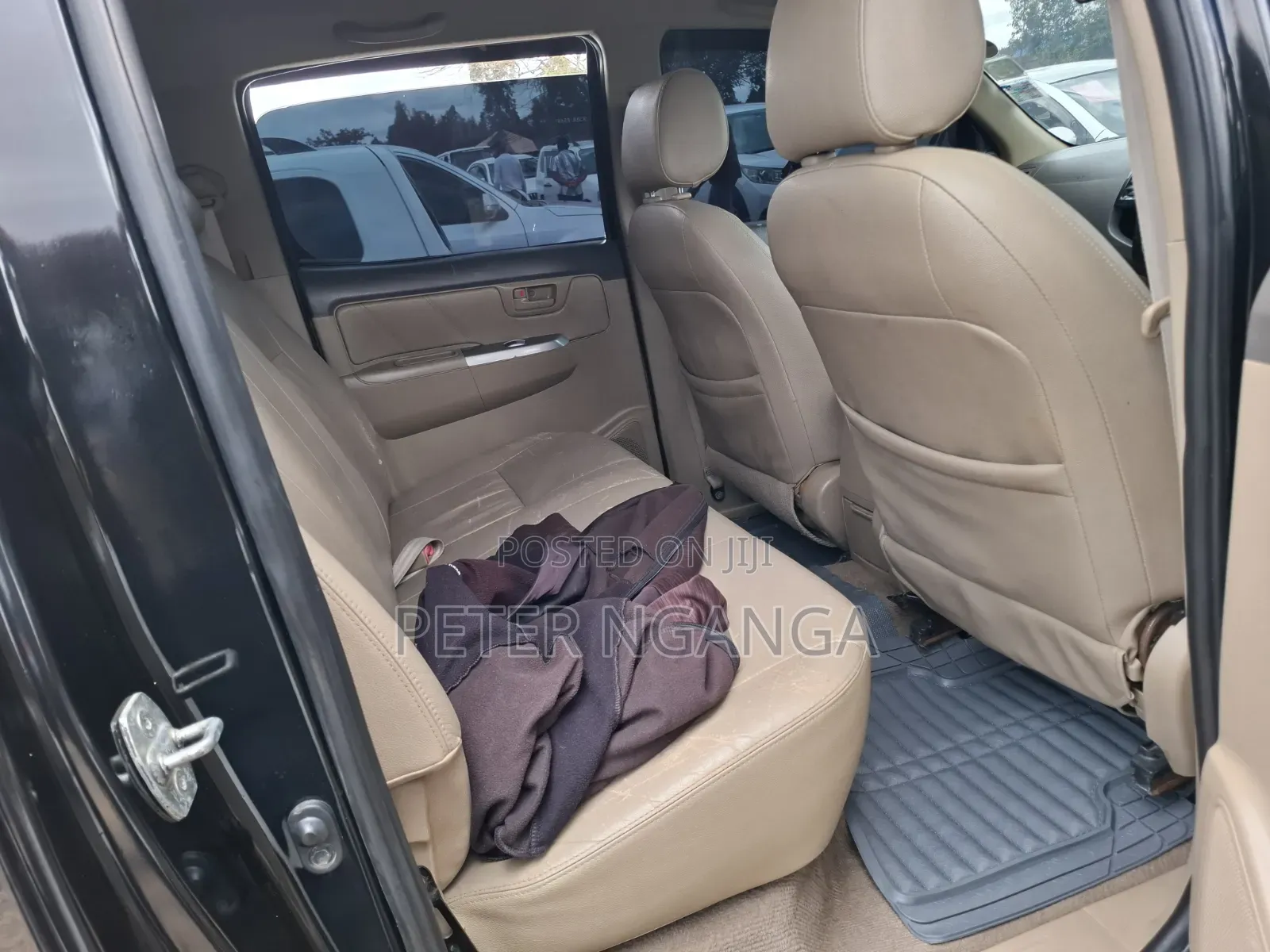 Toyota Hilux 3.0 D-4D 4x4 2013 Matt Black