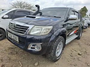 Toyota Hilux 3.0 D-4D 4x4 2013 Matt Black