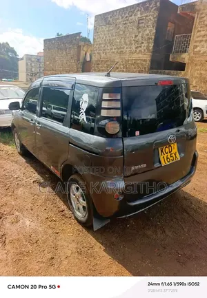 Toyota Sienta 1.5 FWD 2009 Gray
