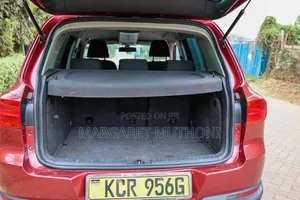 Volkswagen Tiguan 2011 Maroon