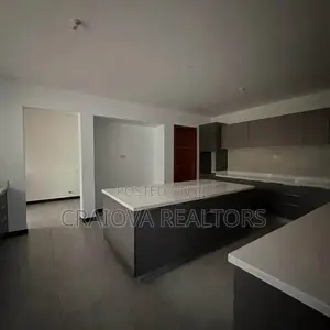 5bdrm Villa in Hardy for sale