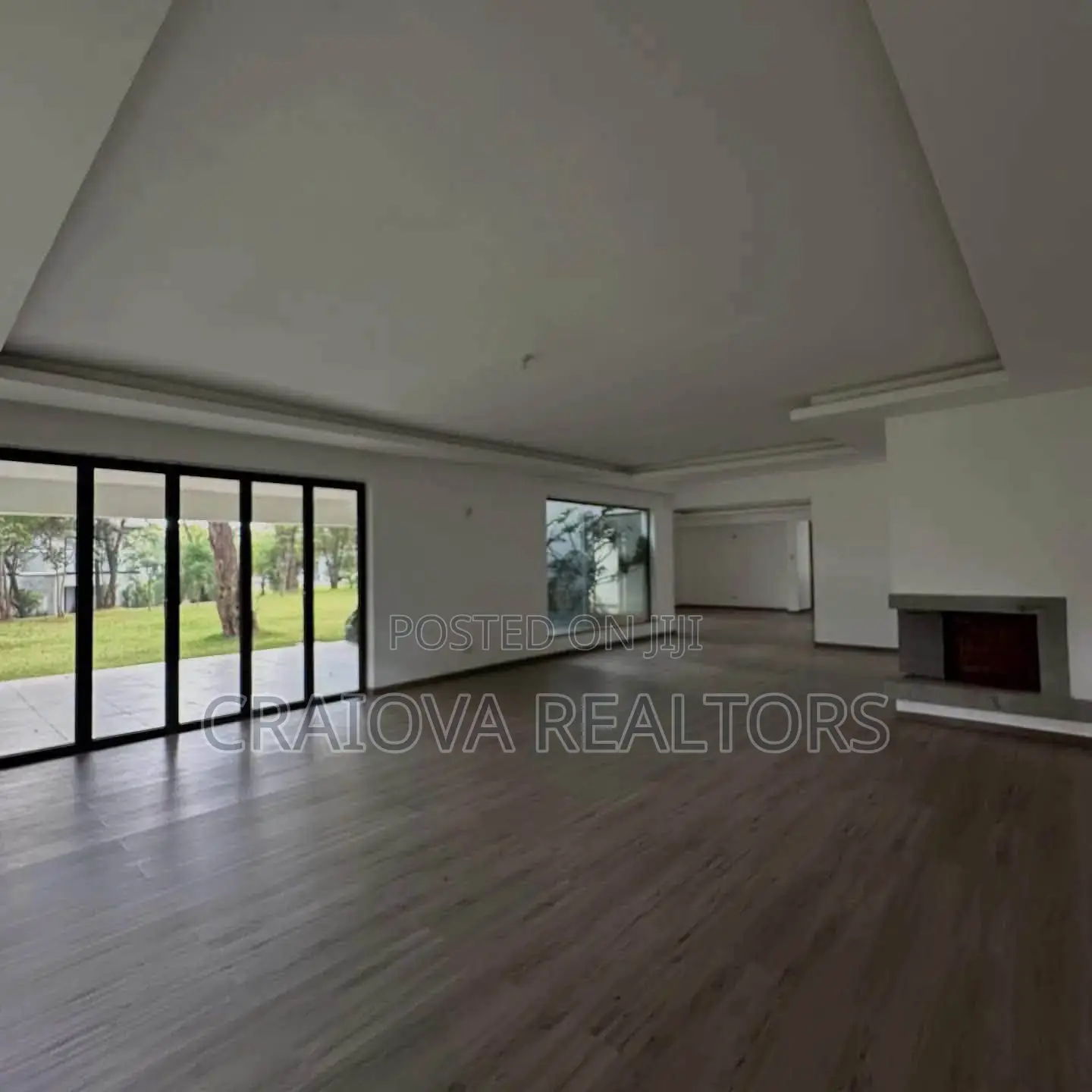 5bdrm Villa in Hardy for sale
