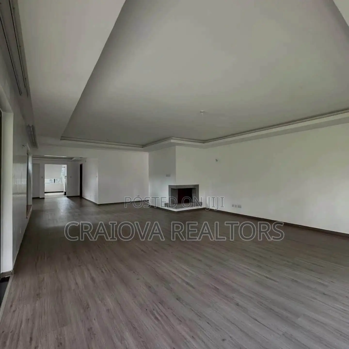 5bdrm Villa in Hardy for sale