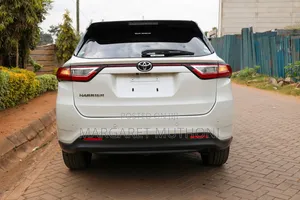 Toyota Harrier 2.0 2018 White