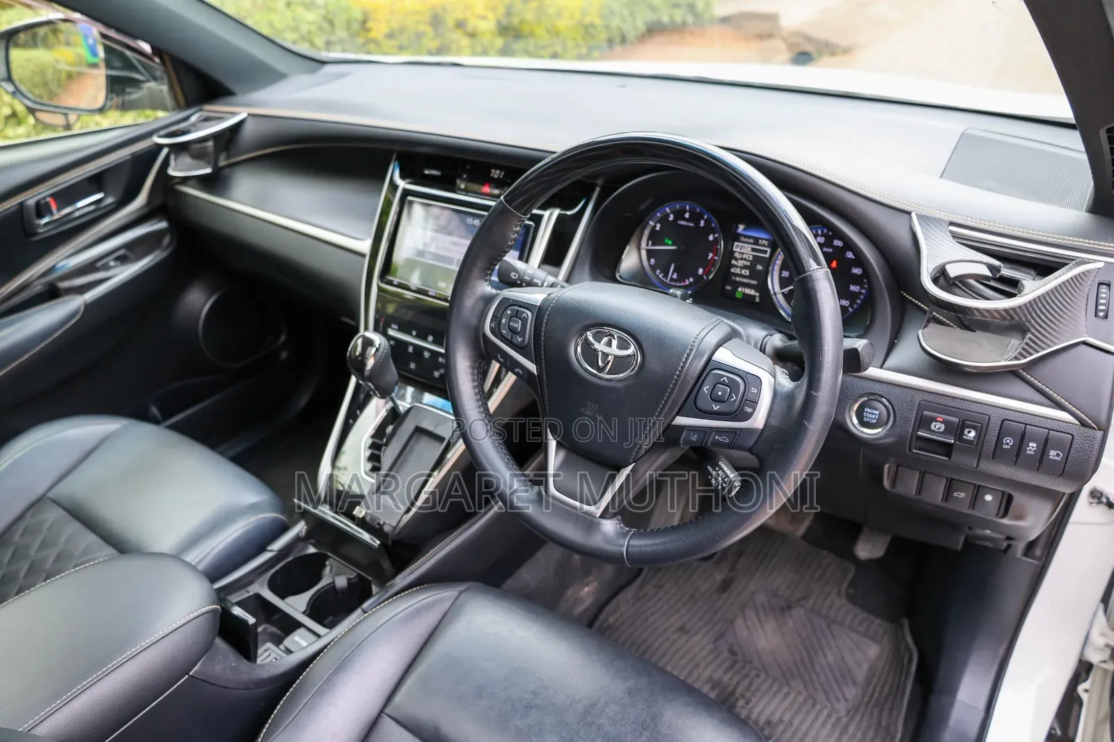 Toyota Harrier 2.0 2018 White