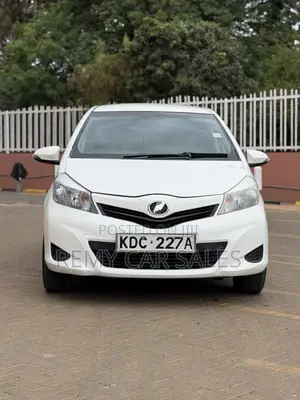 Toyota Vitz 2013 White