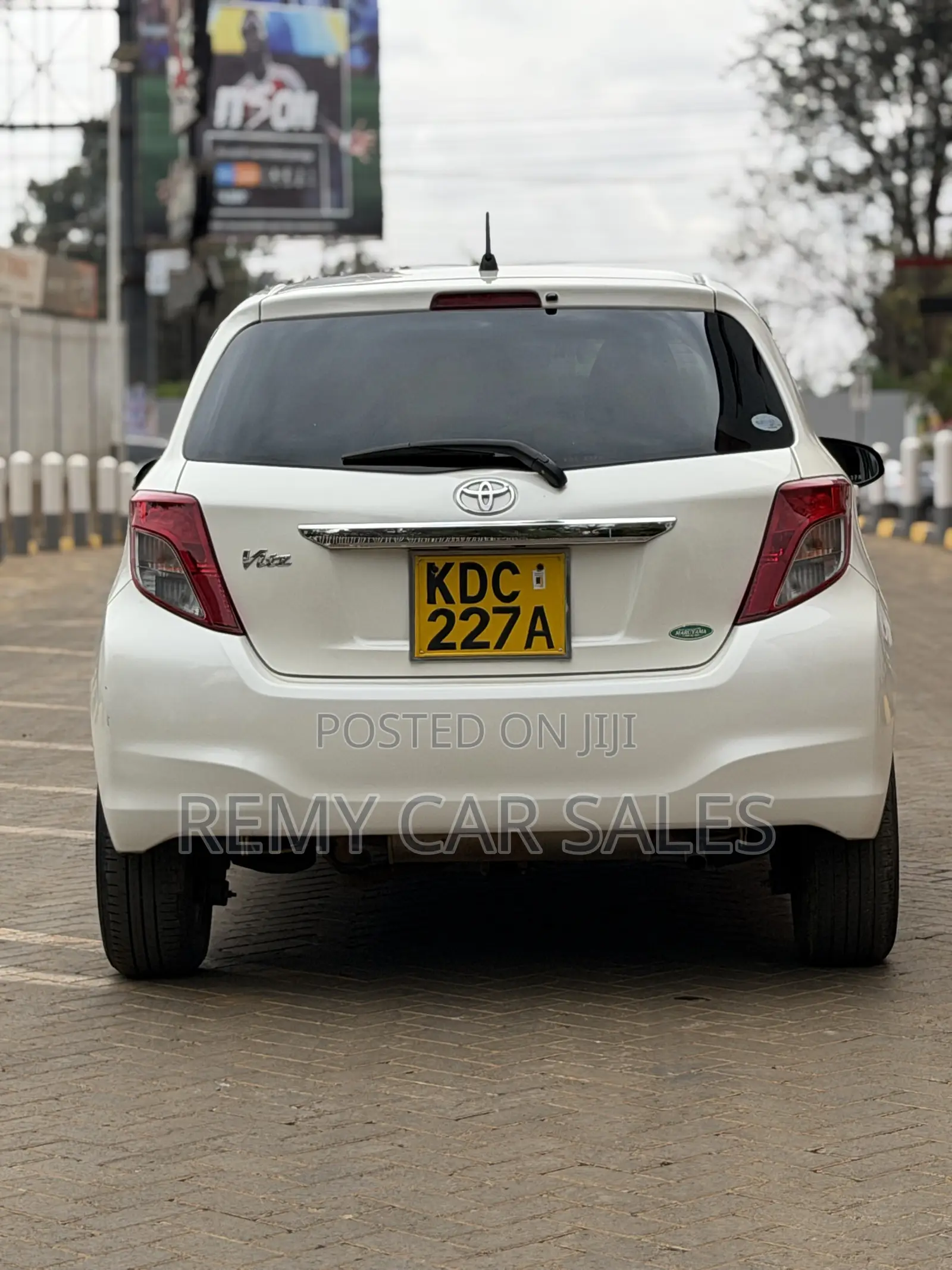 Toyota Vitz 2013 White