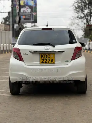 Toyota Vitz 2013 White