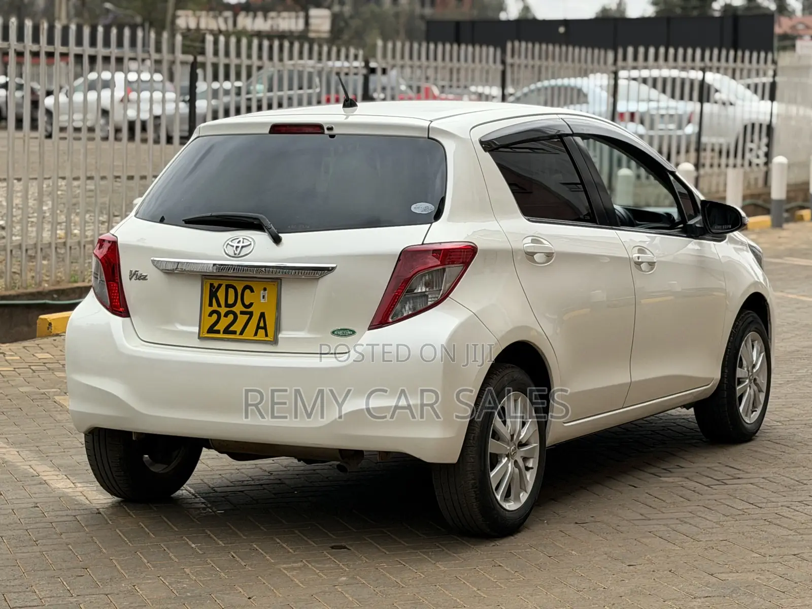 Toyota Vitz 2013 White