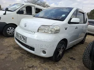 Toyota Porte 2005 White