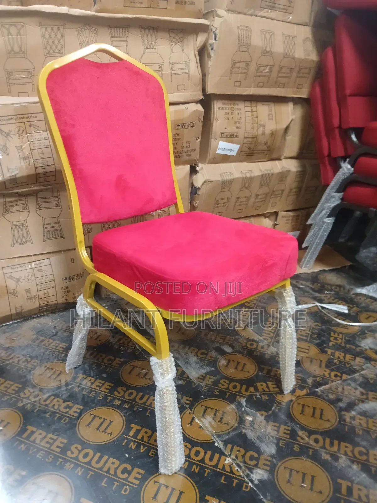 Red Gold Fabric Banquet Chair – Heavy-Duty Event Conference Chair