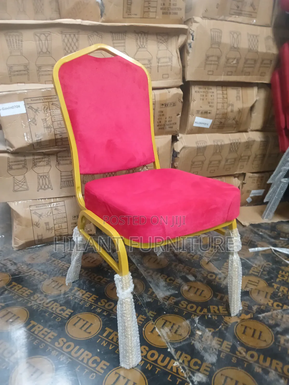 Red Gold Fabric Banquet Chair – Heavy-Duty Event Conference Chair