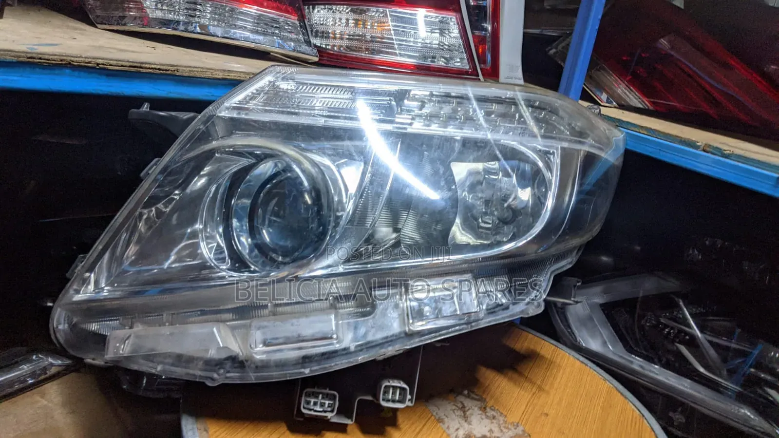Noah 2015 Xenon Headlight Code E
