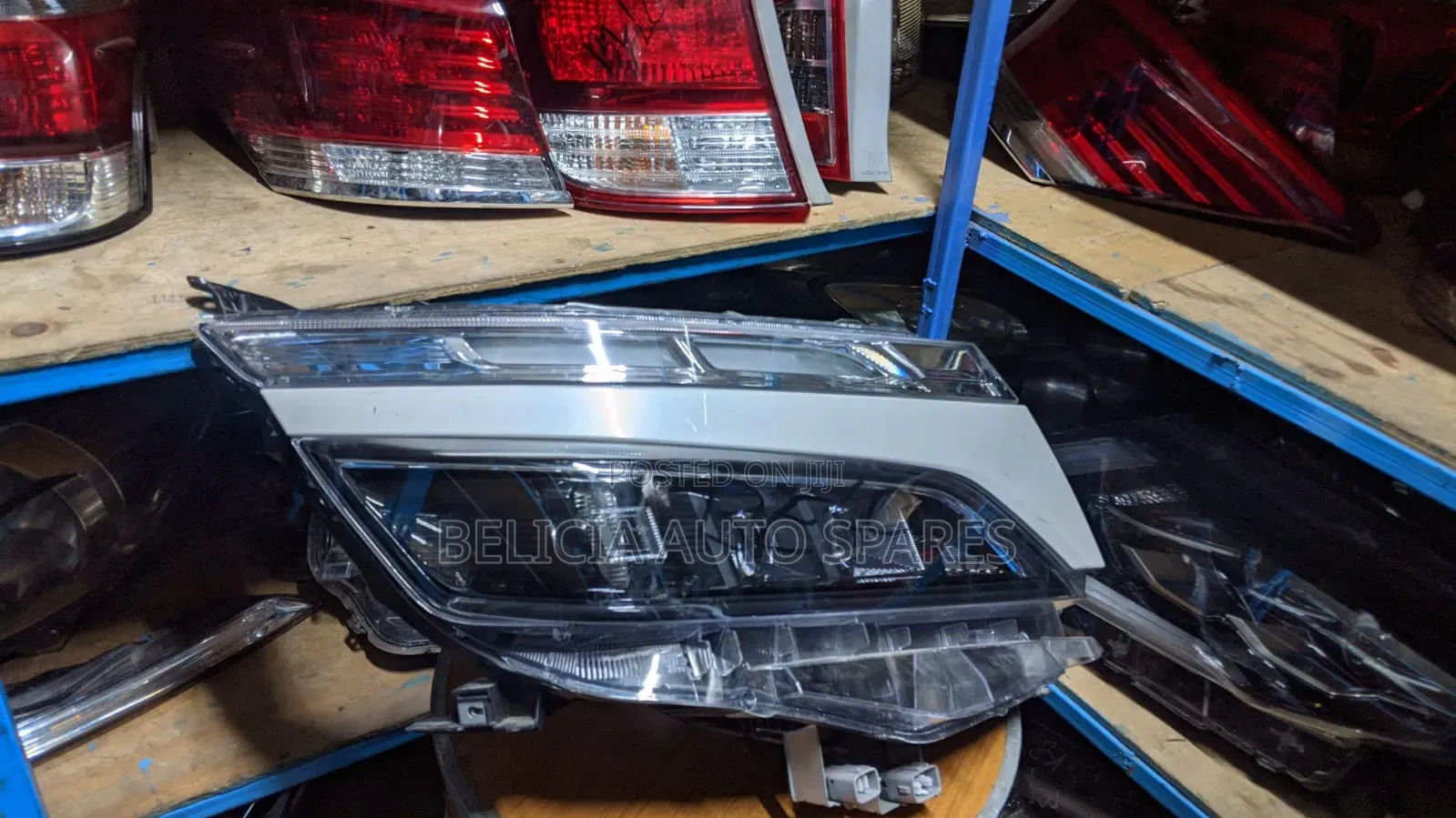 Voxy 2018 Xenon Headlight