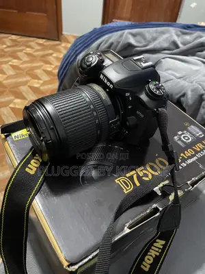 Nikon D7500