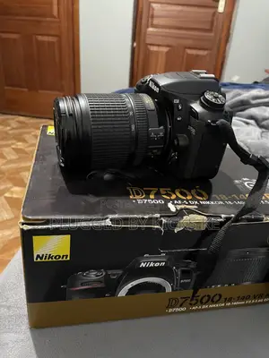 Nikon D7500