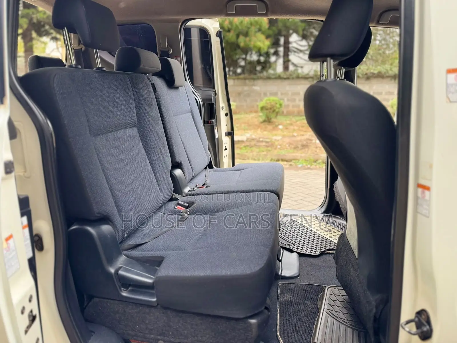 Toyota Sienta 2017 White